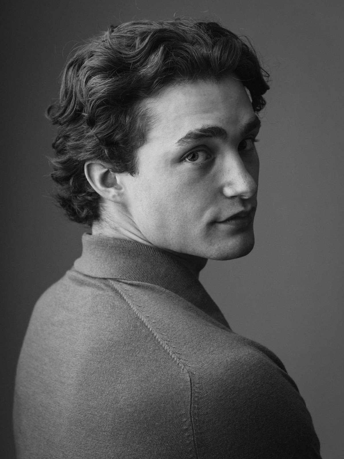 Pascal Sander, black-and-white studio portrait by Elias Keller