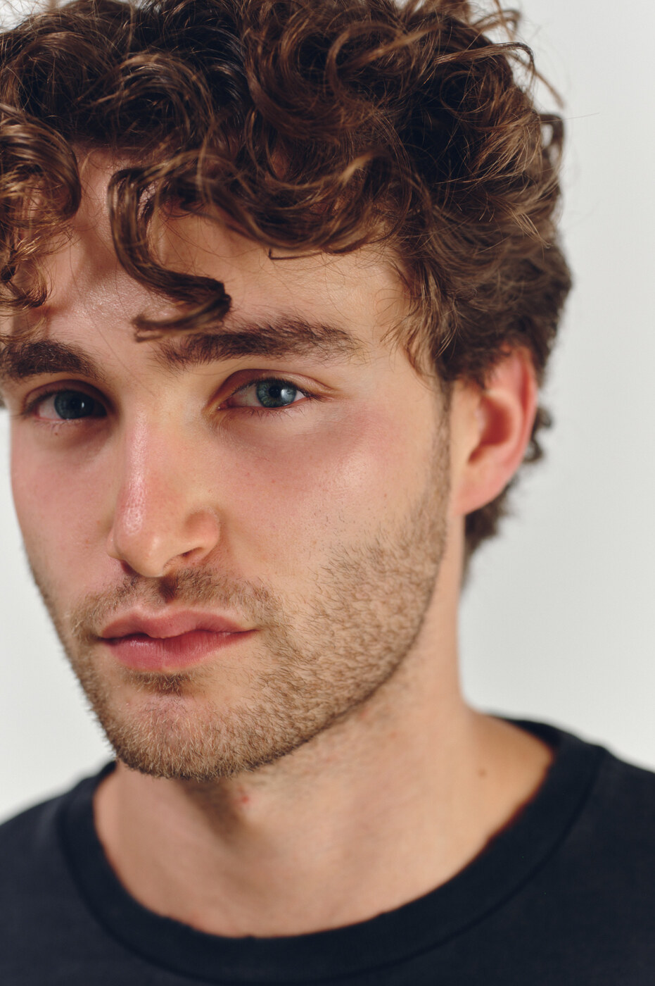 Pascal Sander digitals with beard, close-up portrait