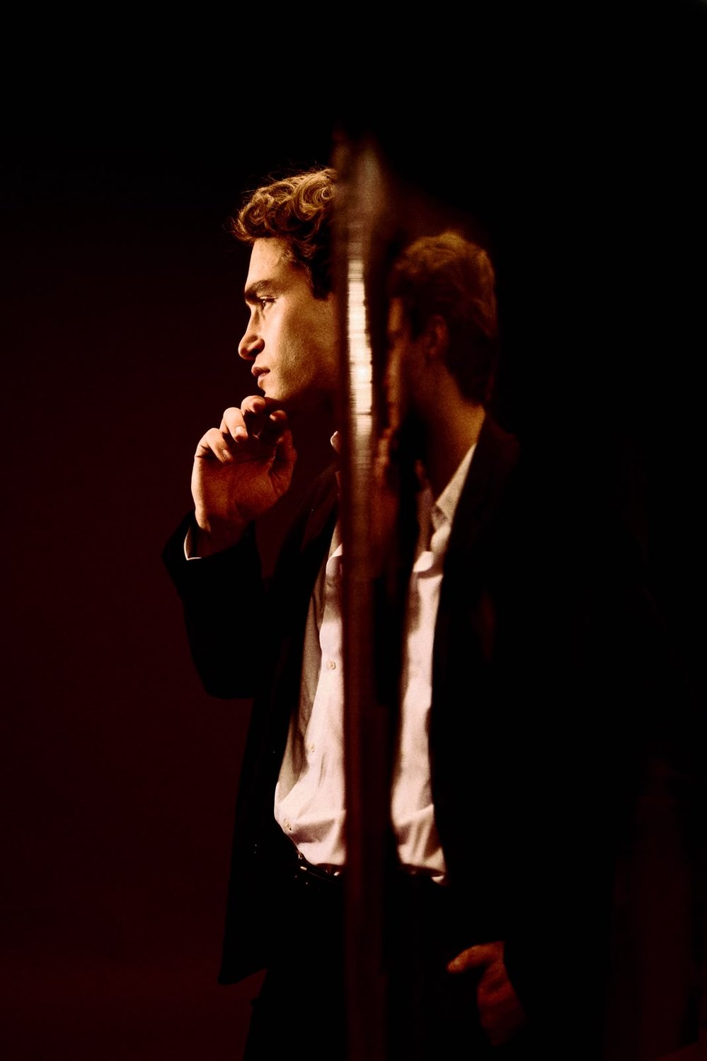 Pascal Sander in motion blur under red light